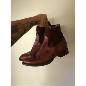 Frye Jamie leather zip-up bootie